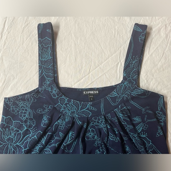 Express dark blue floral sleeveless top. Size Small. - Picture 6 of 8